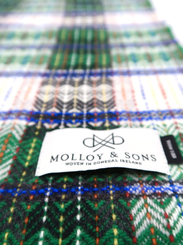 Molloy and Sons - Wollschal Fine Diamond