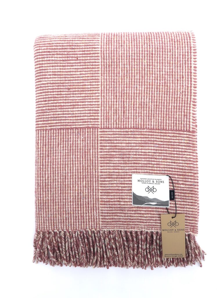 Molloy and Sons - Wolldecke - pink weiß