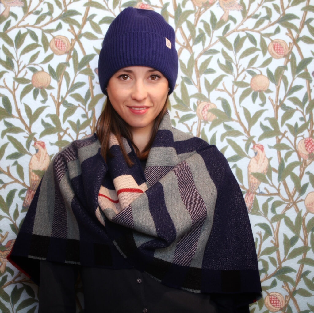 Wallace Sewell - Stölzl Bauhaus Wrap - indigo light