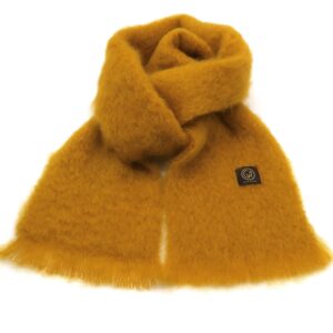 Goldgelber Schal aus Mohair mit weicher Haptik, ideal für kalte Tage