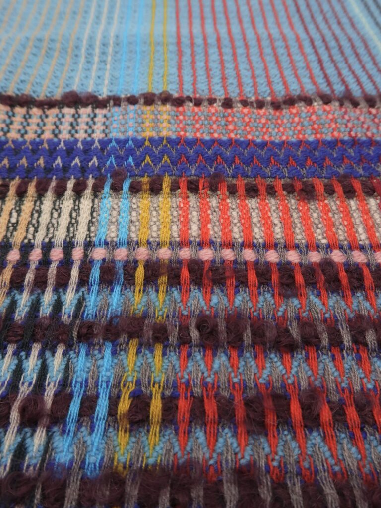 Gewebtes Tuch in Wolle und Mohair
