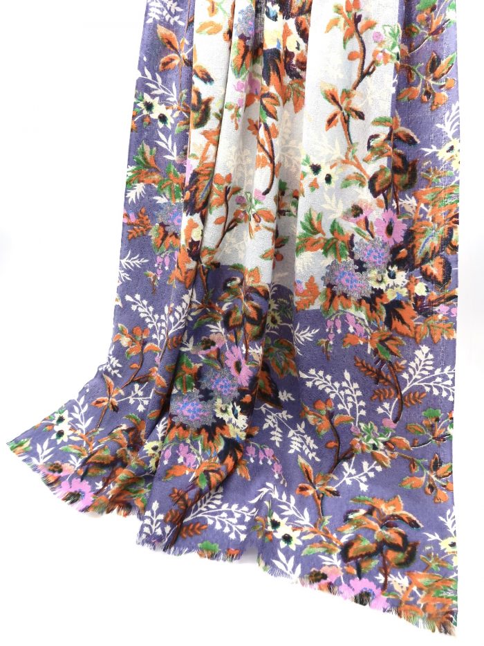Feines Wolltuch mit Blumenmuster in violett