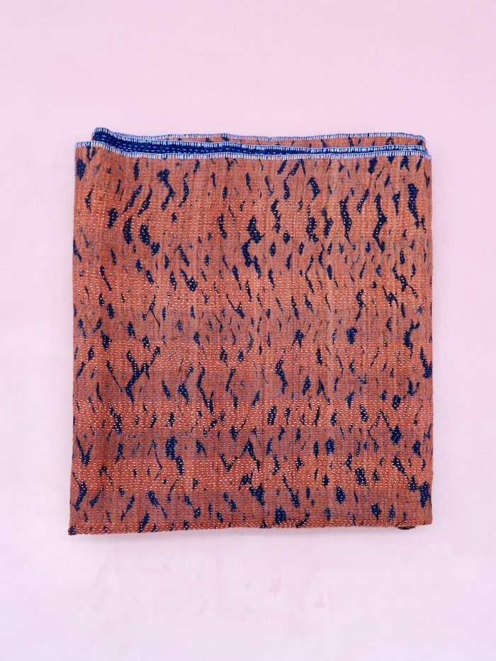 Seidentuch in indigo und ziegelrot