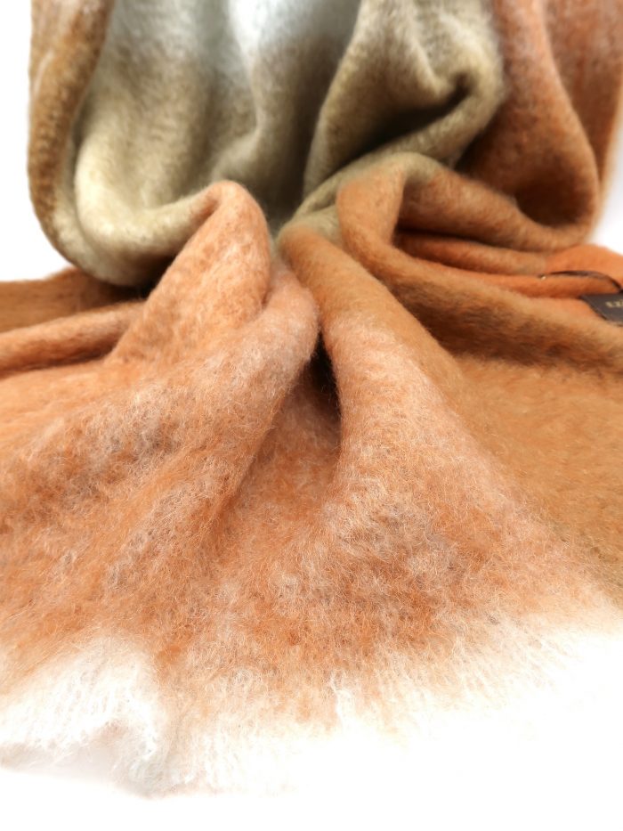 Farbenfrohe Mohairdecke Quadros von Mantas Ezcaray