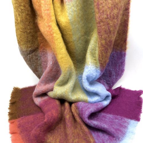 Farbenfrohe Mohairdecke Quadros von Mantas Ezcaray