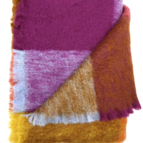 Farbenfrohe Mohairdecke Quadros von Mantas Ezcaray