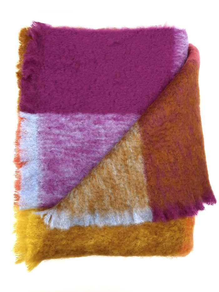 Farbenfrohe Mohairdecke Quadros von Mantas Ezcaray
