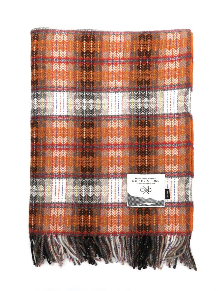 Feine Wolldecke mit irischem Rautenmuster in orange von Molloy and Sons