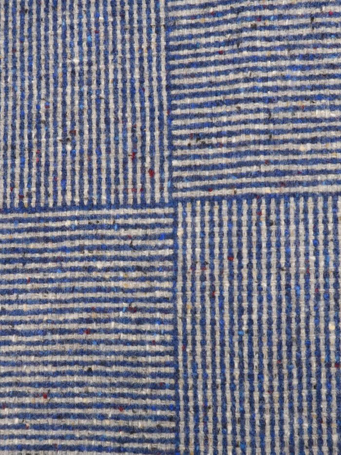 Detail-Wolldecke Basket in blau und grau von Molloy and Sons